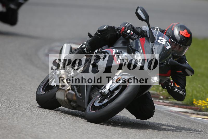 /Archiv-2024/29 12.06.2024 MOTO.CH Track Day ADR/Gruppe gelb/37